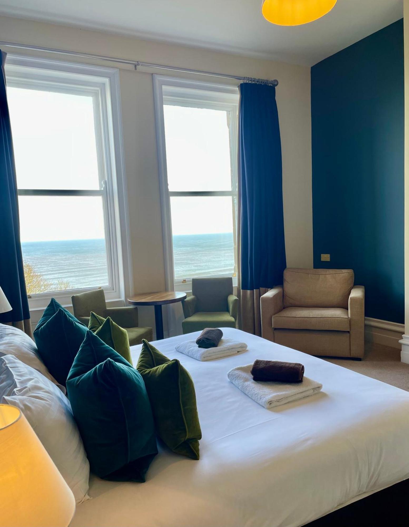 Seaview bedroom detail